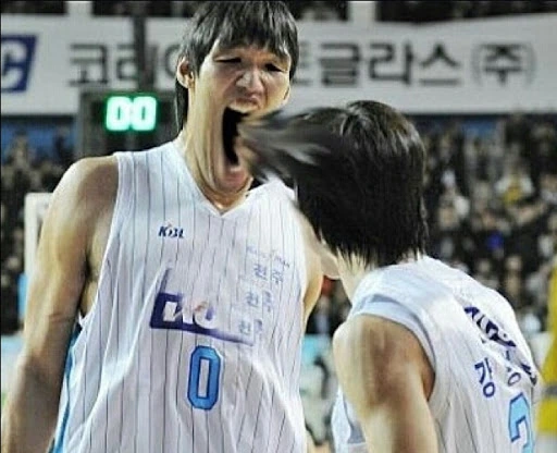 ㅇㅎ)사람을 잡아 먹는 마녀 만화 - 이미지 11